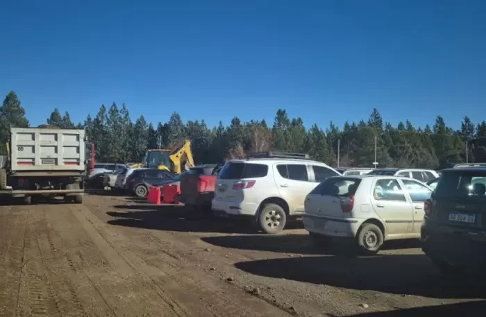 Obra en aeropuerto Chapelco: Solicitan retirar vehículos del estacionamiento