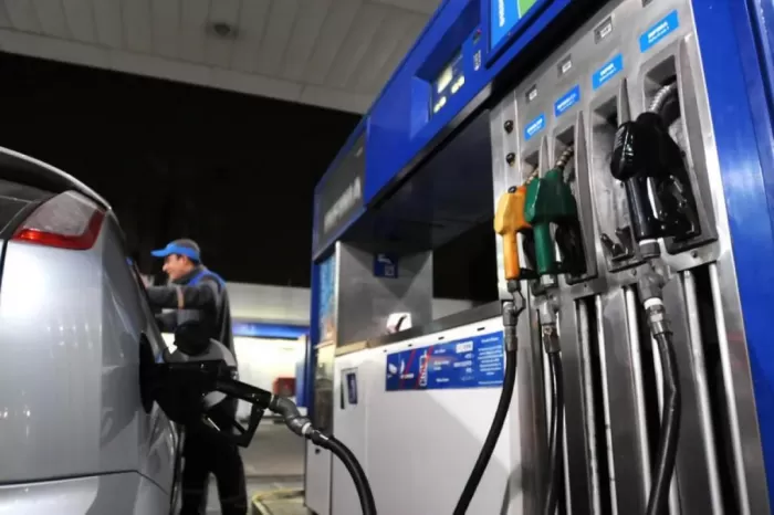 YPF aplicará precios variables por hora: cargar combustible será más barato de madrugada desde el 23 de junio