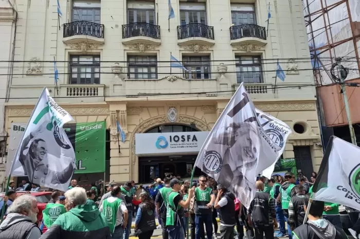 ATE pide investigar a Petri por un contrato entre la Obra Social de las Fuerzas Armadas y la Suizo Argentina