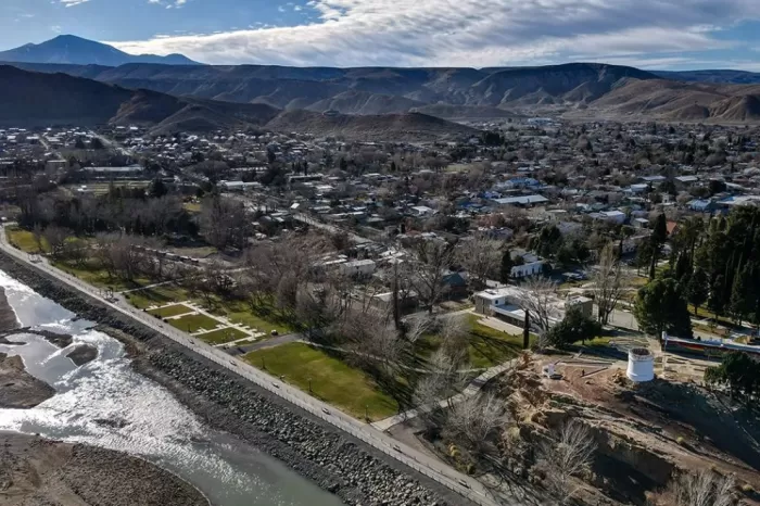 Provincia ejecutará una obra clave para proteger a Chos Malal de las crecidas del río