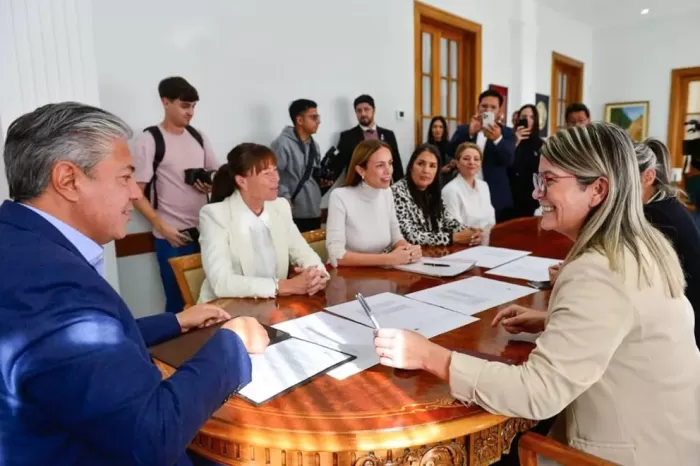 Rincón de los Sauces: Firmaron el contrato para la construcción de la nueva EPET N 24