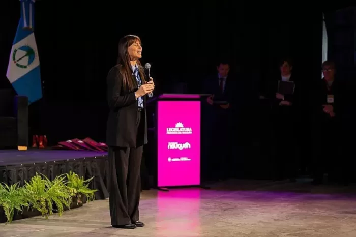 Corroza participó de una jornada de IA y modernización parlamentaria 