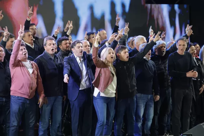 Kicillof consolida su figura en la interna del peronismo y se proyecta para el 2027