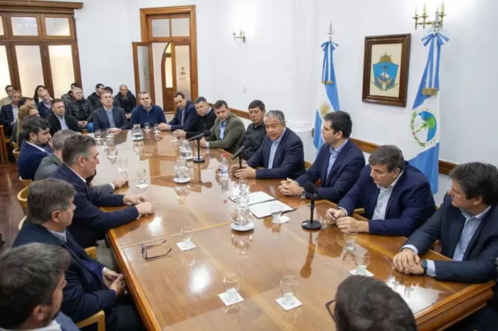 Empleo y sustentabilidad social: El gobierno anunció beneficios fiscales para empresas hidrocarburíferas del sector convencional