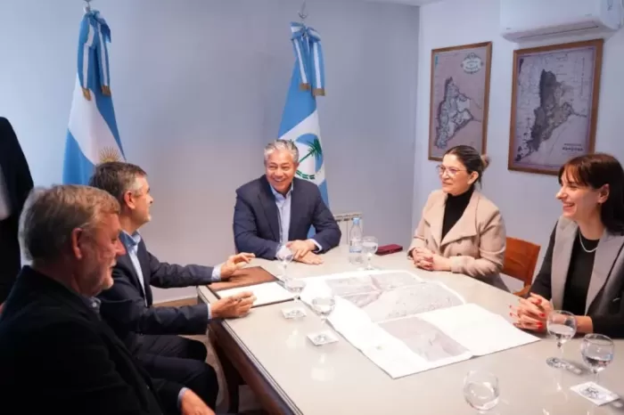 Región Vaca Muerta: Figueroa anunció el puente que evitará que Rincón de los Sauces quede aislado