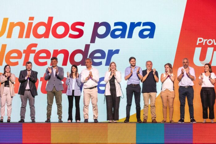 Scaglia cerró la campaña con Pullaro en Rosario: “El domingo pongamos todo para que gane Santa Fe”