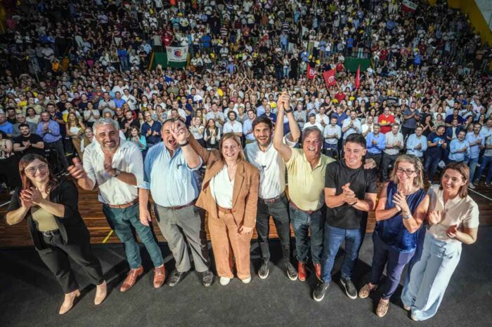 Junto a Pullaro, Scaglia cerró la campaña en Santa Fe: “Vamos al Congreso de la Nación a defender lo nuestro”