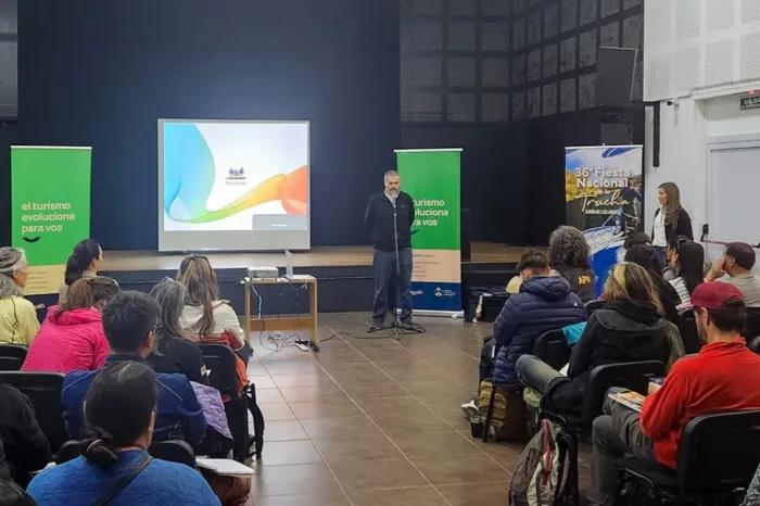 Nuevos prestadores: Promueven el senderismo turístico con una capacitación
