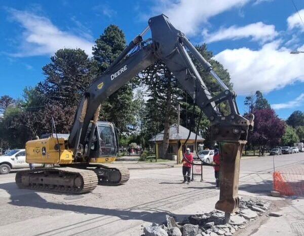 Detectan fallas en badenes durante repavimentación: la empresa corrige las mismas sin costo al Municipio