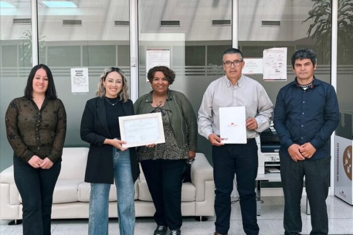 Diputada Ricomimi celebra el centenario de la Escuela N° 88 de Las Coloradas con entrega de declaración legislativa