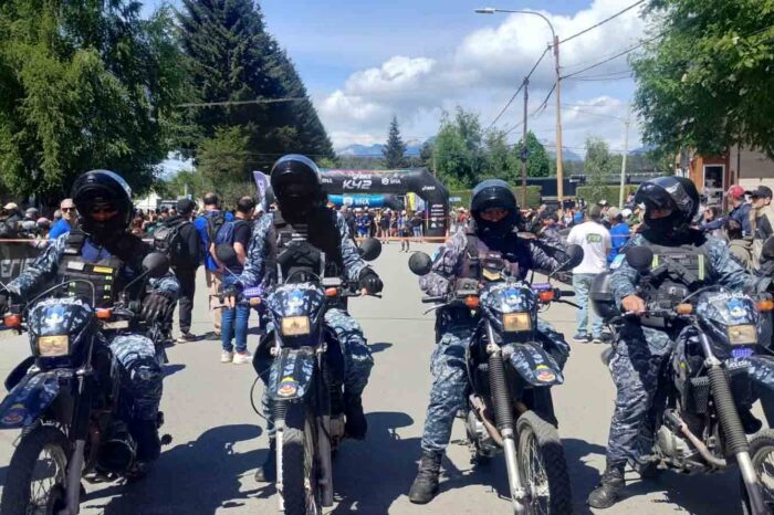 Balance Exitoso: La Policía de Neuquén garantizó seguridad y orden vial en la K42 Villa La Angostura