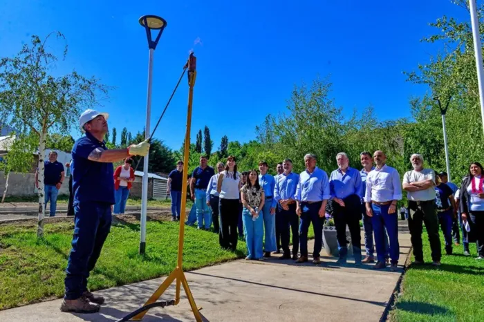 Los Miches celebró sus 52 años con la llegada de la red de gas natural