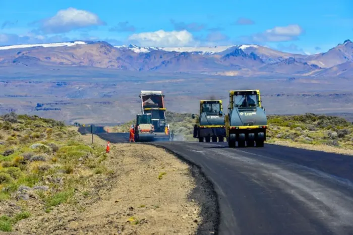 Obras viales: Registra un avance promedio del 50% la repavimentación de la ruta provincial 46