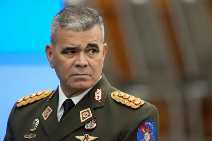 Padrino López denunció un ataque masivo y ordenó el despliegue total de las fuerzas