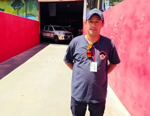 Bomberos Voluntarios de Junín de los Andes celebran la destacada capacitación de su Cabo 1° Ovando en rescate en altura