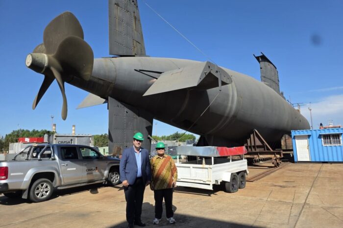 Una historia que no entra en una foto. El submarino que ven en esta imagen no es una pieza más.