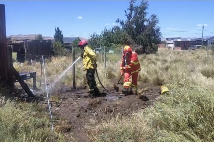 Solidaridad vecinal evitó un incendio mayor en el barrio Nehuén Che de Junín de los Andes