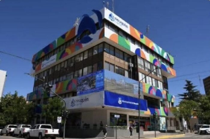 Claudio Dominguez: a la senadora neuquina mareada con las luces porteñas de la Avenida Corrientes