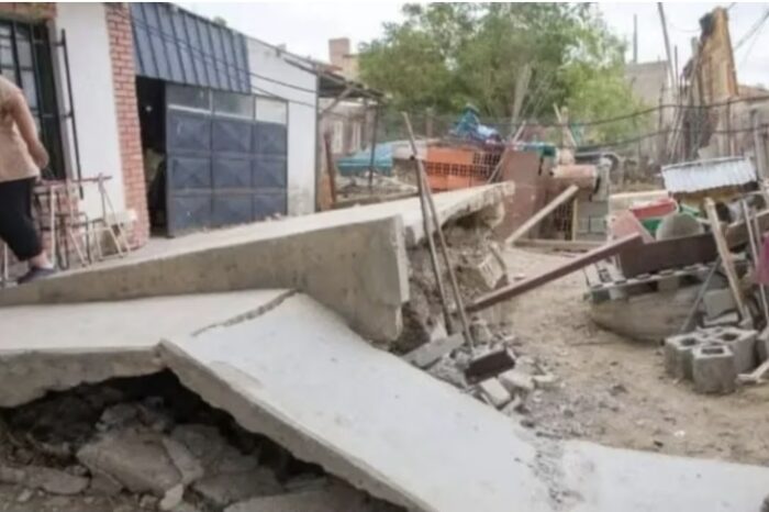 Un deslizamiento de tierra obligó a evacuar a más de 90 familias y hay alerta en Comodoro Rivadavia