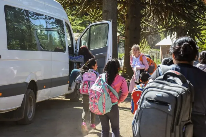 Modernización del Estado: El transporte escolar se puede solicitar de manera digital en 2026