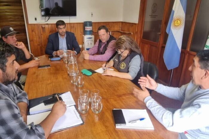 Aquín y Madueño sellaron una alianza con comunidades mapuches para fortalecer la gestión de residuos en la zona del Volcán Lanín