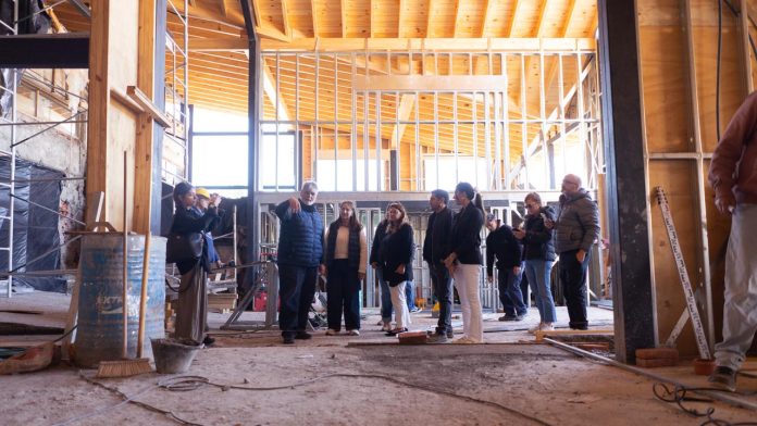 La presidencia de la Legislatura del Neuquén Reina, el intendente Saloniti y concejales recorrieron las obras del aeropuerto Chapelco