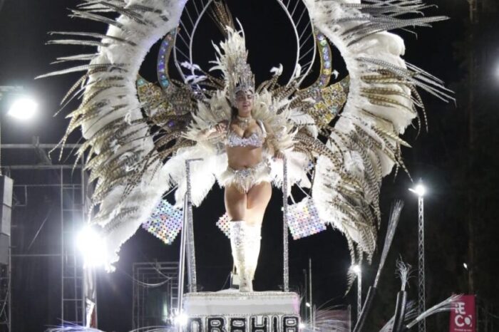 Éxito masivo en los Carnavales 2026: la segunda noche dejó el corsódromo de Reconquista al límite