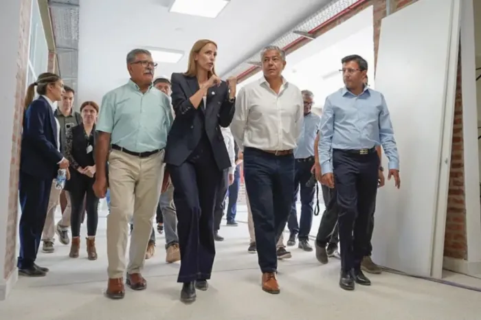 Figueroa y Páez inauguraron asfalto y recorrieron obras fundamentales para Senillosa