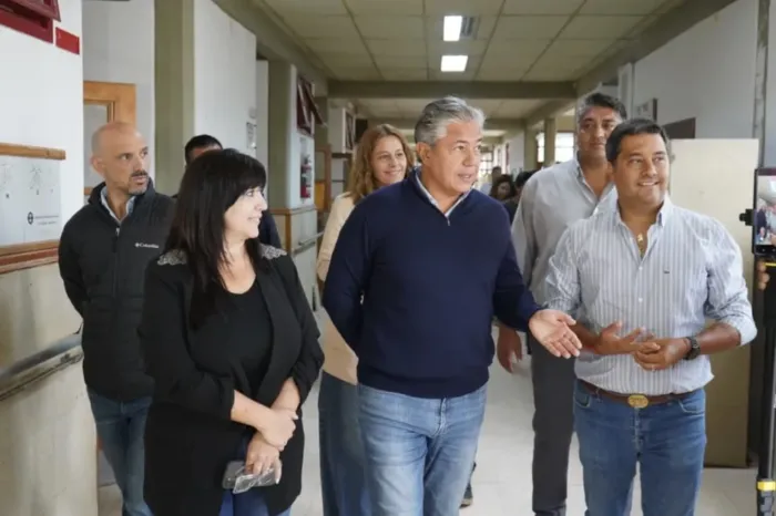 Figueroa supervisó el avance de obras educativas en Zapala