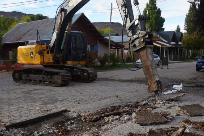 Avanzan trabajos de repavimentación en la intersección de Cnel. Suárez y Teniente Nogueira