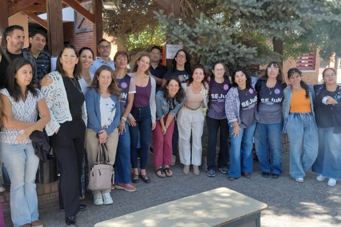 Judiciales de Neuquén profundizan el reclamo salarial: asamblea en Junín de los Andes y adhesión masiva en la provincia (VIDEO)