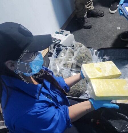 Histórico golpe al narcomenudeo en San Martín de los Andes: Policía y Fiscalía desarticulan punto logístico de droga y secuestran 9,7 kilos de estupefacientes