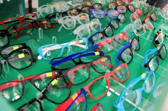 Salud visual escolar: Comienza la segunda etapa de evaluaciones oftalmológicas y entrega de anteojos para niños de 5 a 8 años