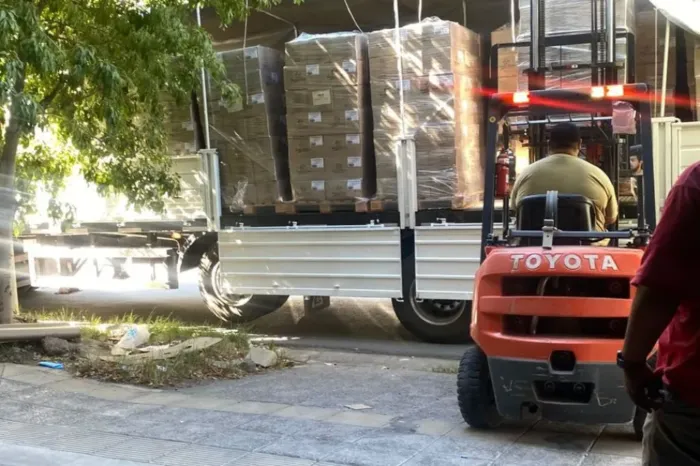 Provincia adquirió leche y equipamiento escolar por más de 4 mil millones de pesos