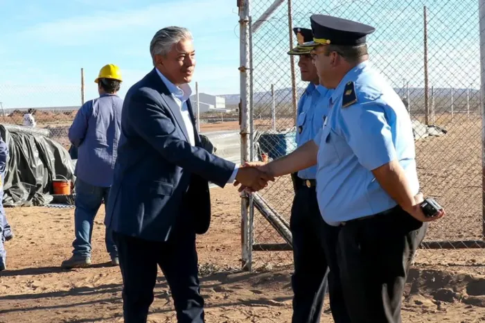Figueroa anunció el inicio de la obra del nuevo pabellón de la U22