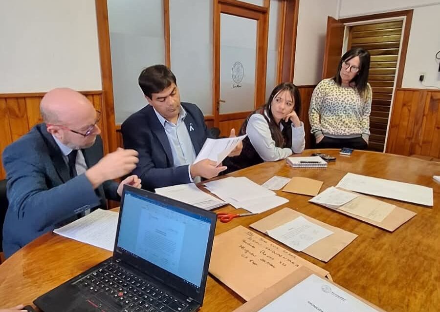 Apertura de sobres de la Licitación 01/26 para indumentaria invernal del personal municipal
