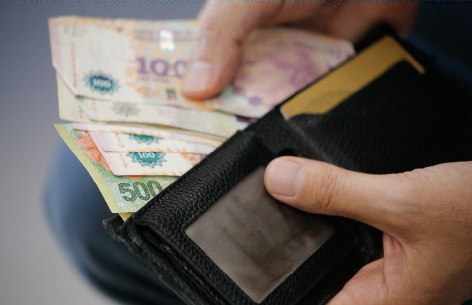 Salario insuficiente: 7 de cada 10 trabajadores argentinos gastan su sueldo en menos de 14 días