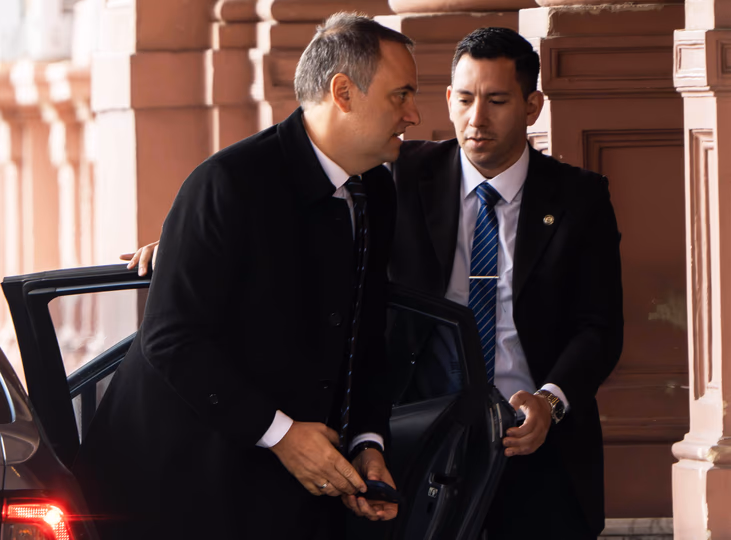 Adorni se pone como plazo el 15 de junio para presentar su declaración jurada y planifica ir al Senado en agosto