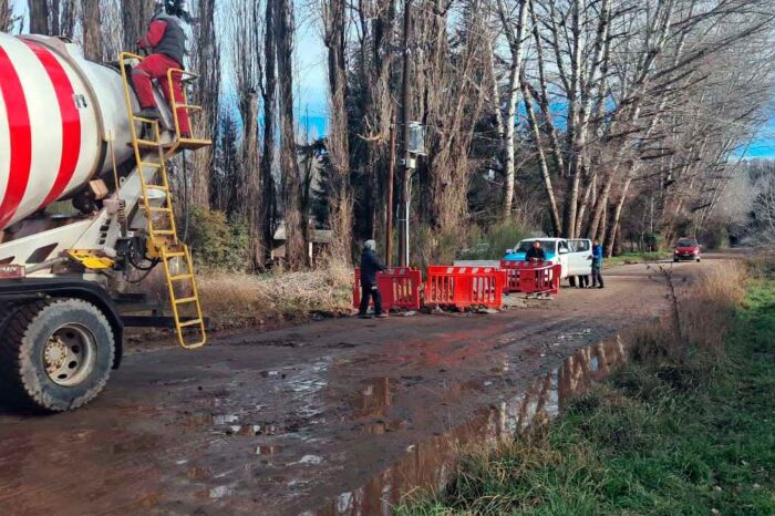 Se colocan reductores de velocidad en callejones de Gingins y Torres, y próximamente en Vega Chica
