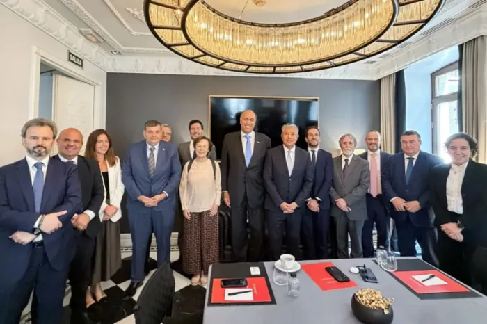 Figueroa convocó a empresas españolas a asociarse con Neuquén en un “ganar-ganar”