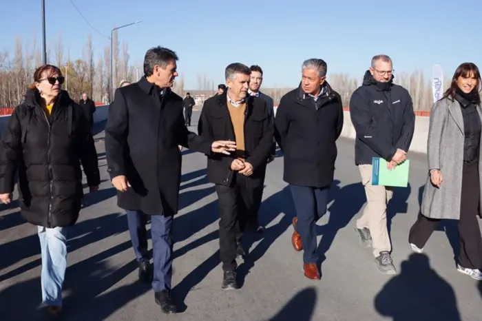 Figueroa inauguró el Puente Anaya en Neuquén capital