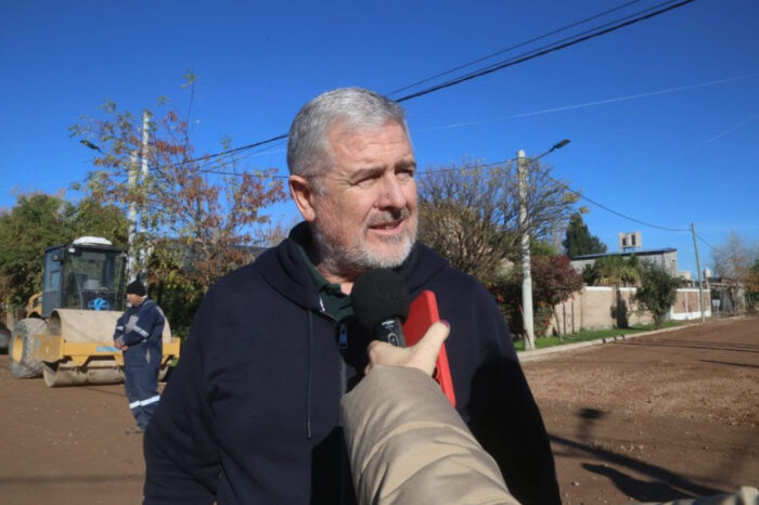 Avanza la pavimentación en Valentina Sur: pronto culmina la segunda etapa y cada vez falta menos para que el barrio quede 100% asfaltado
