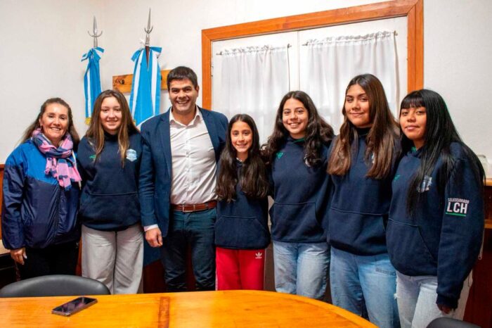 Madueño destacó el orgullo de Junín de los Andes, tras la actuación del seleccionado de hockey y reafirmó el apoyo al deporte local
