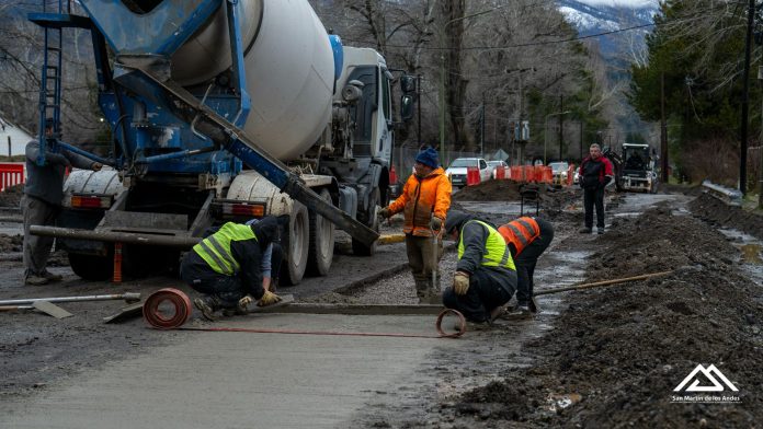 Este viernes, continúan los trabajos de bacheo con hormigón en Ruta Alternativa Norte