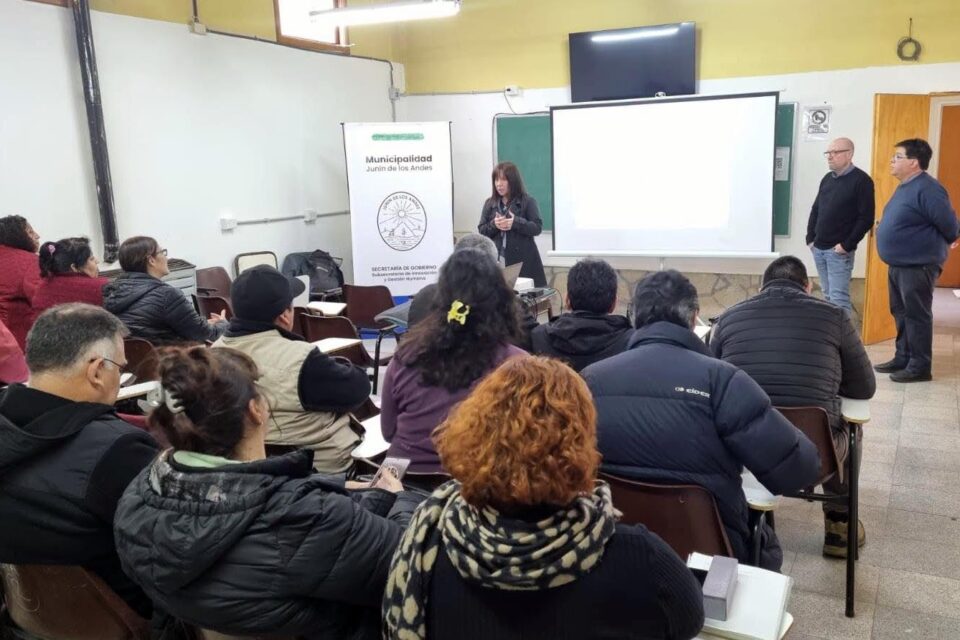 Detrás de cada servicio, un equipo comprometido: la capacitación que fortalece el trabajo de los empleados municipales