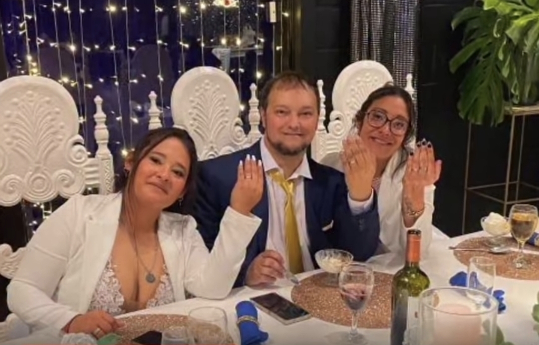 El “triángulo perfecto”: tres personas, una historia de amor y una boda muy particular en Santo Tomé (video) | Infolosandes