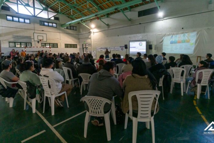 Con sueños renovados, las familias conocieron detalles del plan de urbanización del barrio Aitue