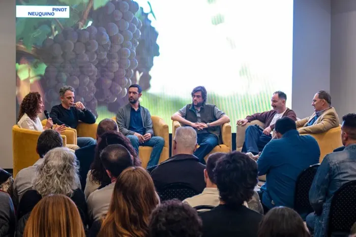 Foro del Pinot Neuquino: Neuquén reunió a la cadena vitivinícola para fortalecer la identidad del Pinot Noir