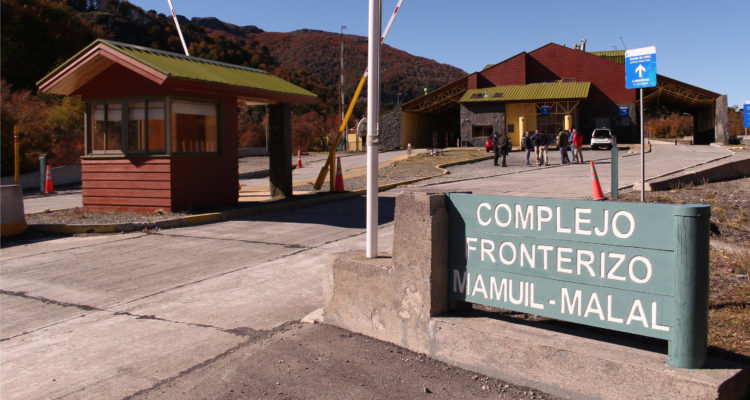 Tragedia en el paso Mamuil Malal: murió un hombre de 64 años y el cruce internacional permaneció cerrado por horas