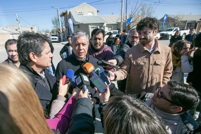 Figueroa acuerda con empresas operadoras la ejecución de obras viales